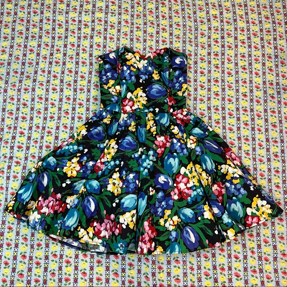 Floral Le Chateau dress - Picture 2 of 8